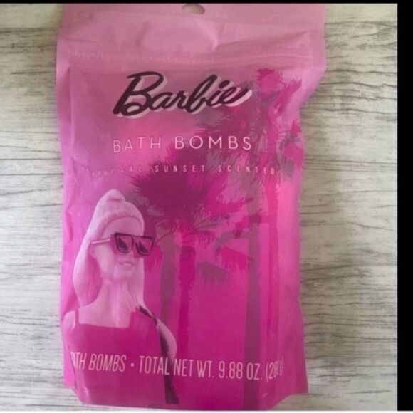 COPY - Last One Barbie Spa Set Tropical Bath Bombs, Face Mask & Pink Headband N… - Picture 4 of 10